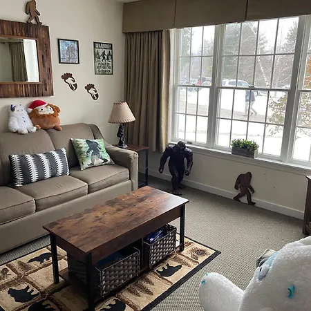 Unique Yeti-Theme Ski On Off Suite Jiminy-Sleeps 4